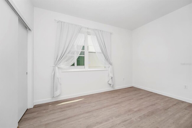 Building Photo - 380 Famagusta Dr