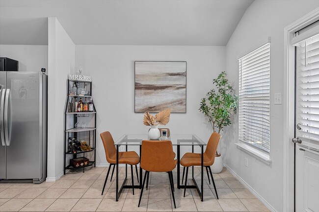 Building Photo - 9705 Kensley Rose Dr