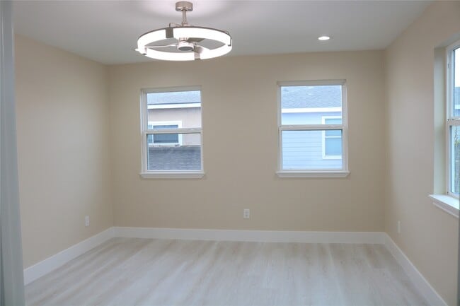 Building Photo - 10323 Bridgeland Ln