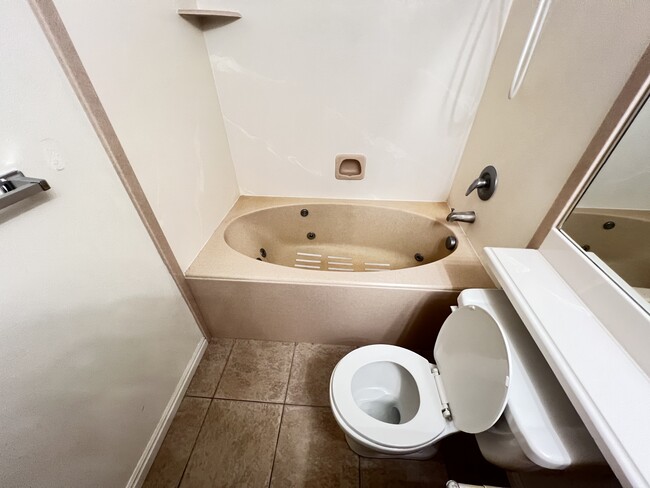 Building Photo - 1023 W 1360 S