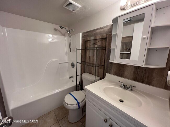Building Photo - 1515 Huntington Ln