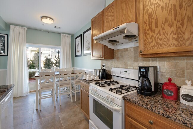 Kitchen and Breakfast Nook - 6512 Ocean Ave S