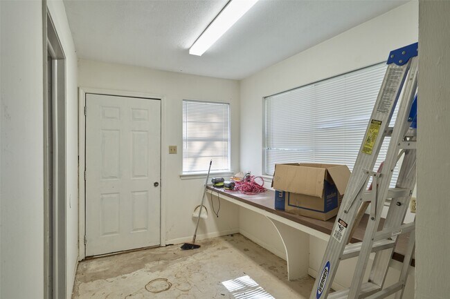 Building Photo - 11616 Timberwild St