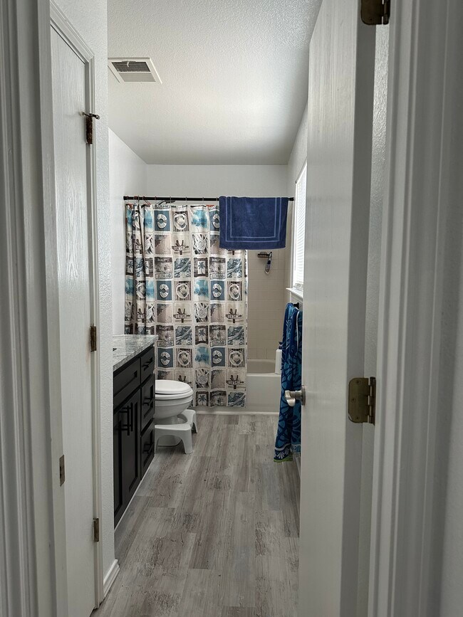 Building Photo - 2219 Boxer Palm