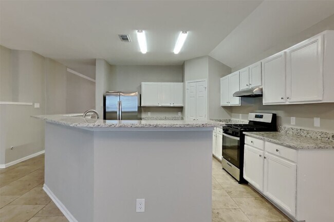 Building Photo - 16519 Cypress Thicket Dr