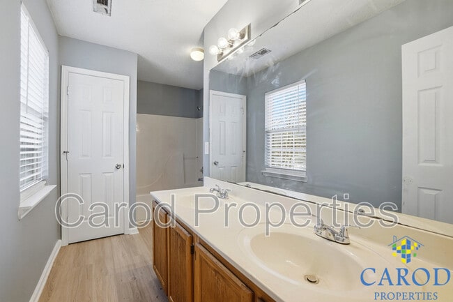 Building Photo - 2713 Daffodil Dr