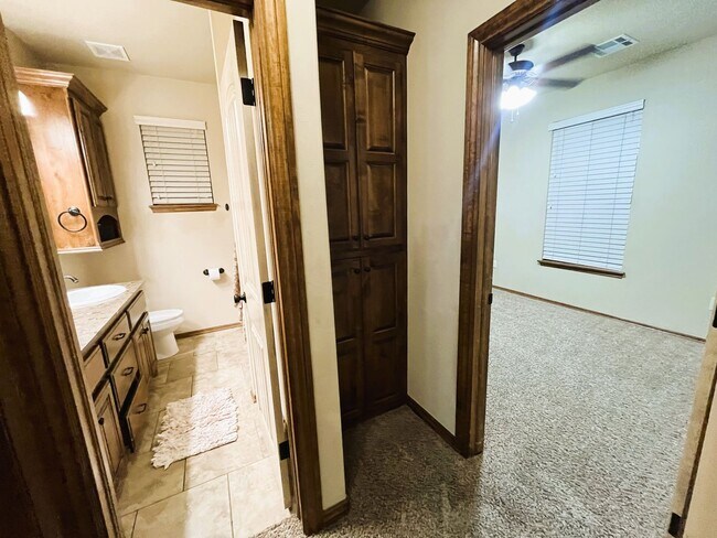 Building Photo - 14812 Brent Cir