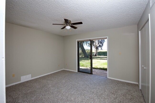 Building Photo - 315 Twin Lakes Blvd W