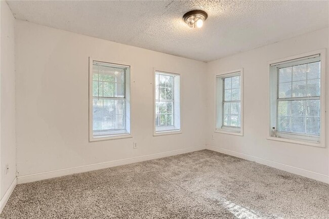 Building Photo - 1148 1/2 Gunter St