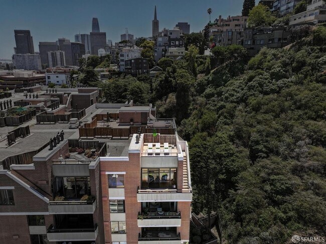 Building Photo - 101 Lombard St