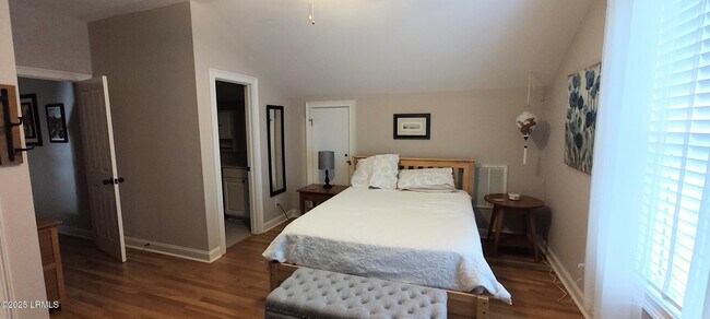 Building Photo - 503 Waight St