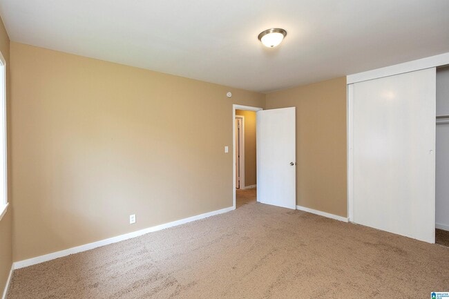 Building Photo - 405 Cheri Ln