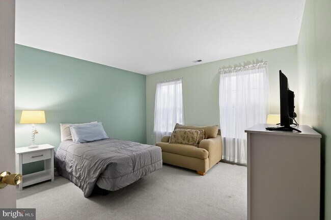 Building Photo - 20 Jasmine Rd