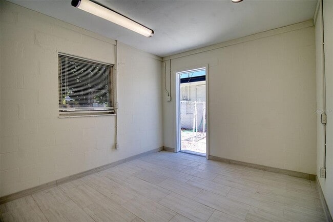 Building Photo - 5670 10th Ave N