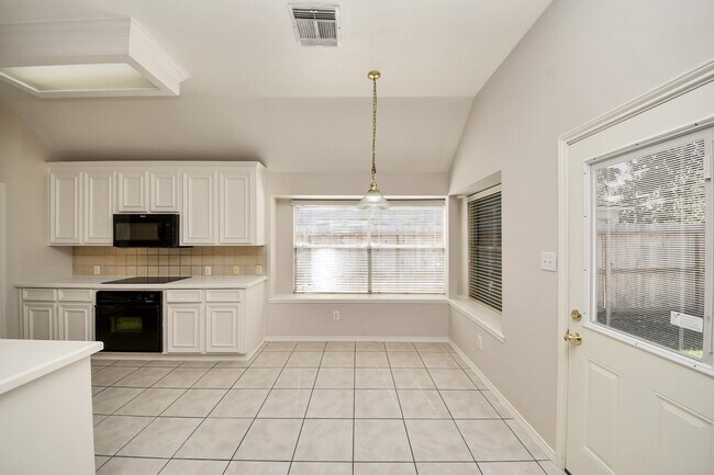 Building Photo - 7207 Glenbank Way