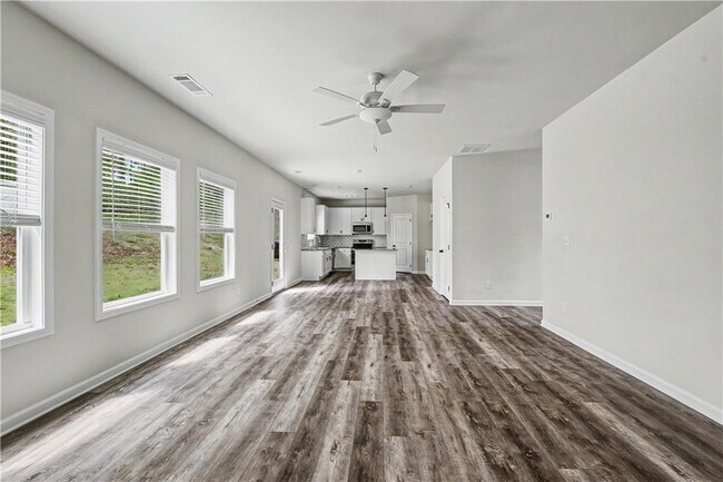 Building Photo - 290 Fox Crk Dr