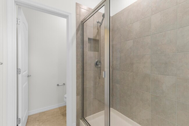 Building Photo - 8612 Escue St