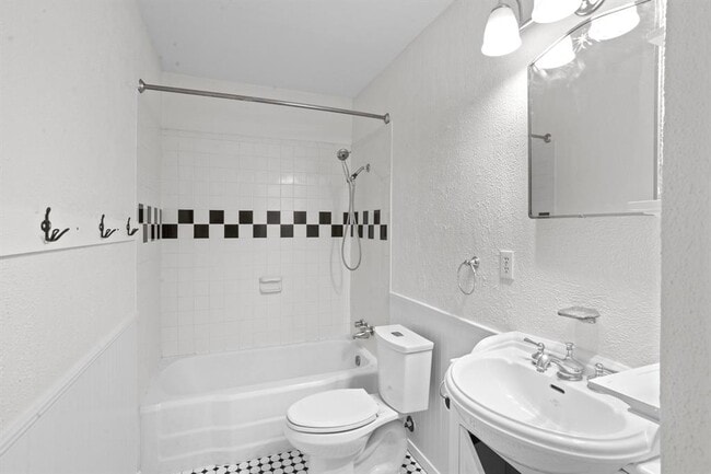 Building Photo - 7808 Watson St