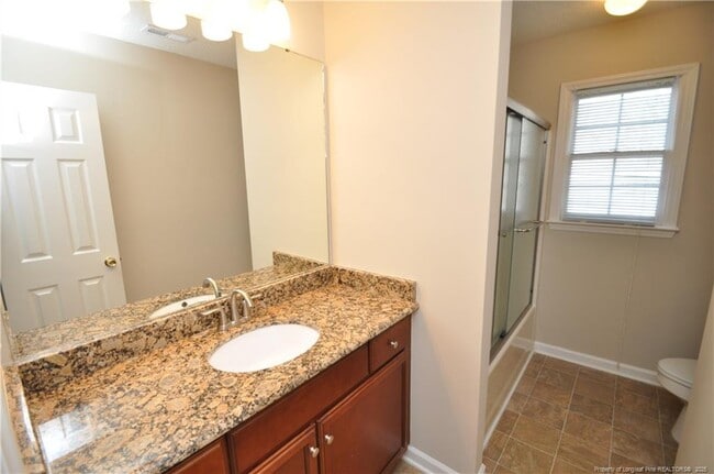 Building Photo - 206 Whiteberry Dr