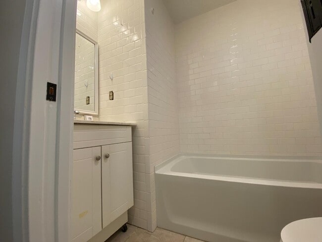 Building Photo - 4702 Jade St