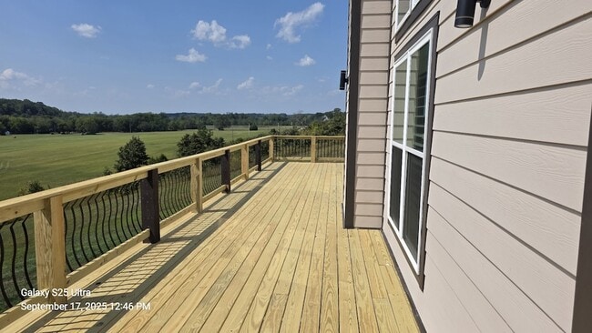 Building Photo - 37 Lakeview Dr