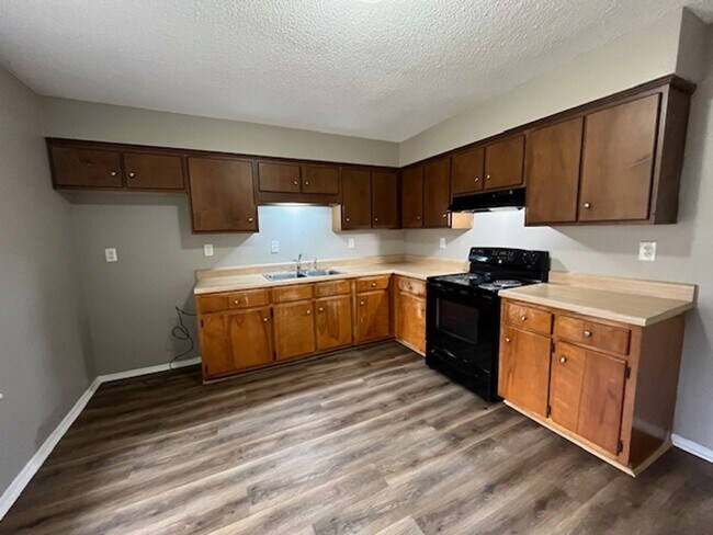 Building Photo - Renovated 3 Bedroom 1.5 Bath Home for Rent!