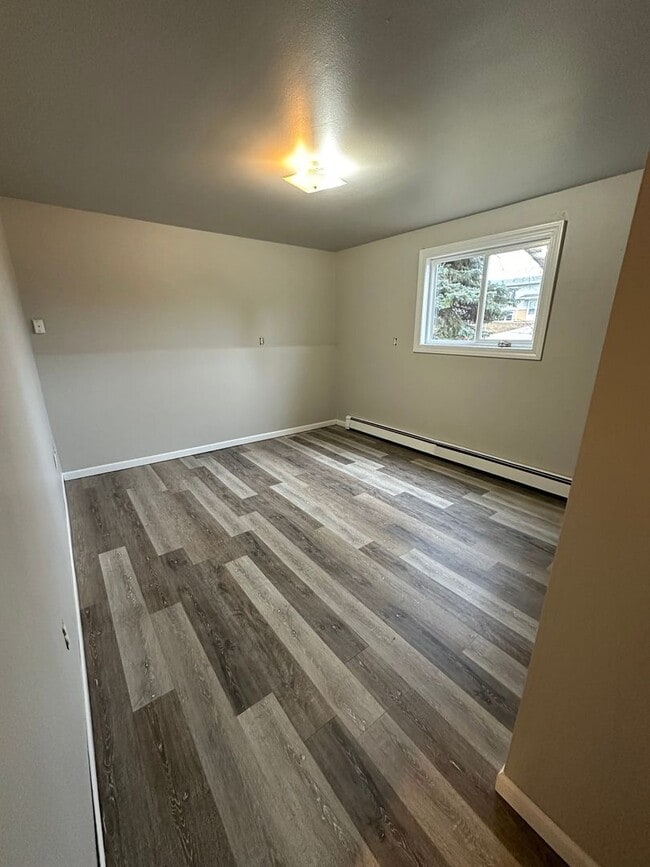 Building Photo - 2 Bedroom Duplex