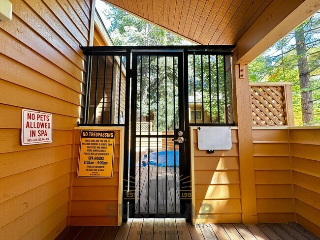 Building Photo - 2 Bedroom Condo with garage in McCloud! Wa...