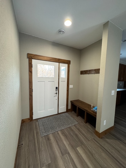 Building Photo - 11593 Forestview Dr S