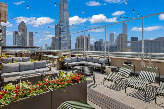 Building Photo - 121 W Chestnut St