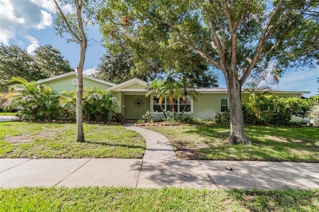 Building Photo - 303 Wildwood Way
