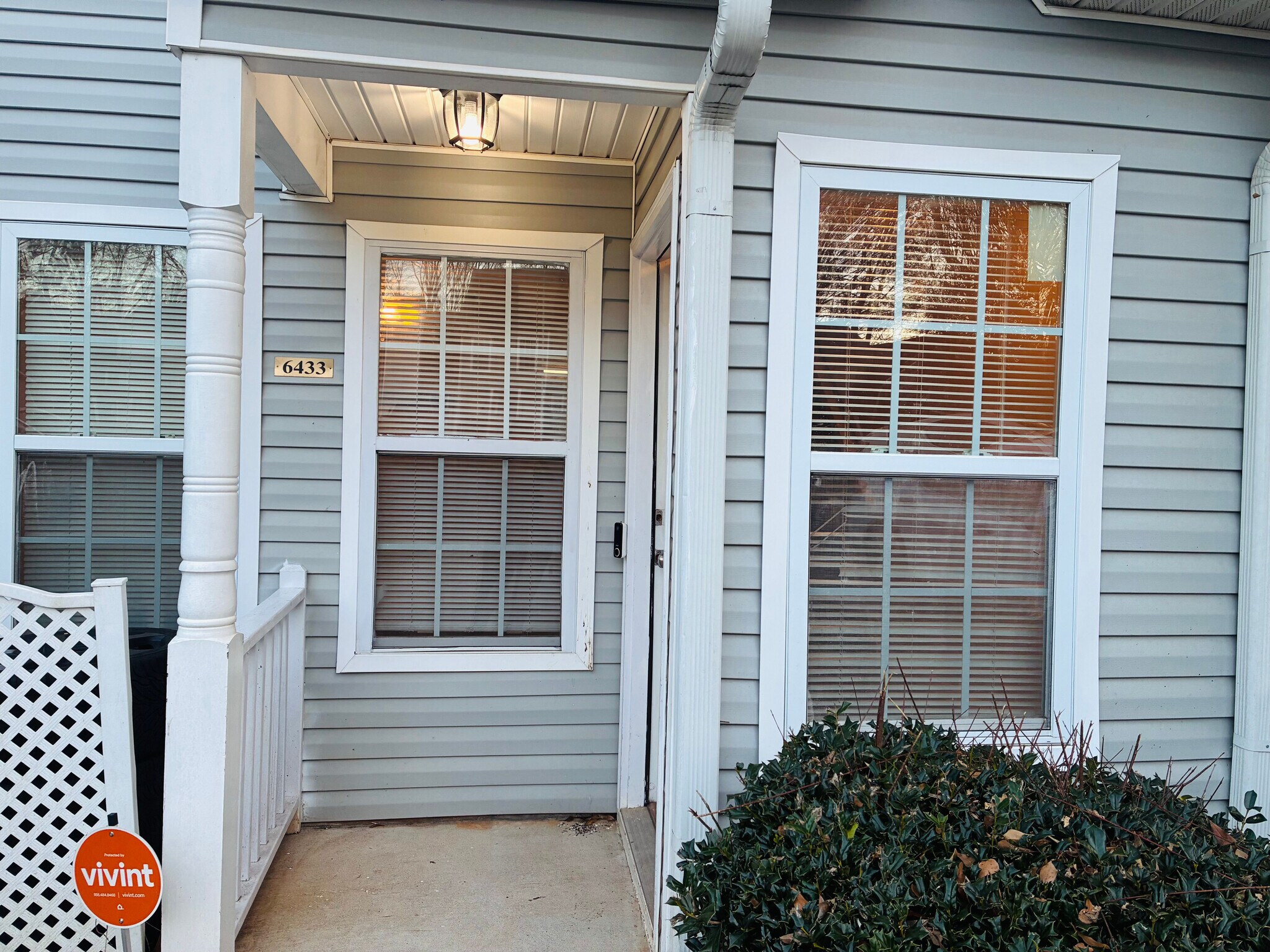Building Photo - Room in Townhome on Wellington Chase Ct