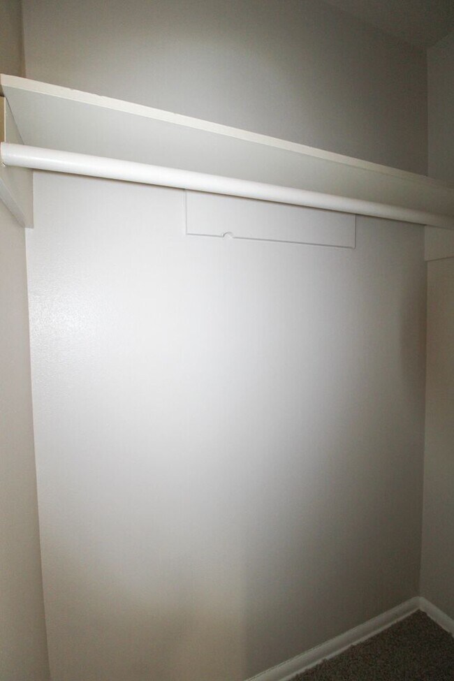 Building Photo - 1031 Fabulous Dr