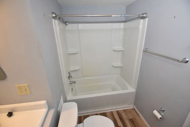 Building Photo - East side of South Bend 3 bedroom, 1.5 bat...