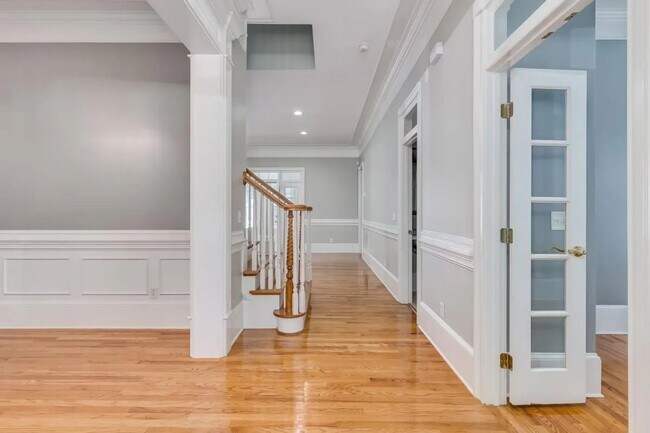 Building Photo - Beautiful home in Lake Carolina Harborside with Fully Equipped Private Apartment