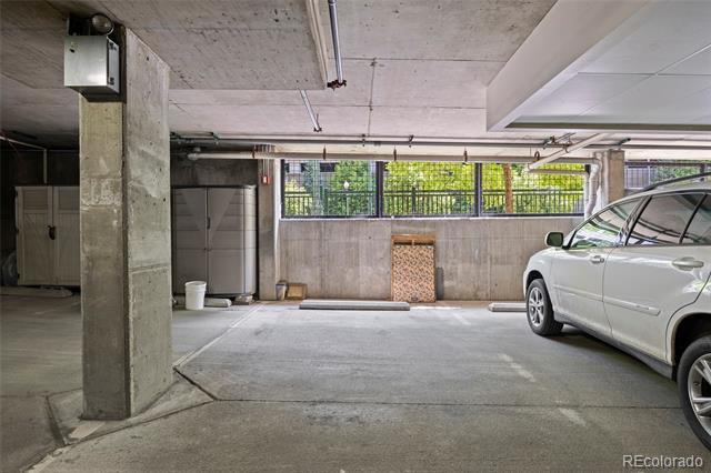 Building Photo - 1475 Delgany St