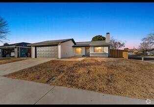 Building Photo - Charming 3BR House in Lancaster