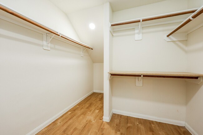 Building Photo - 6207 El Granate Dr