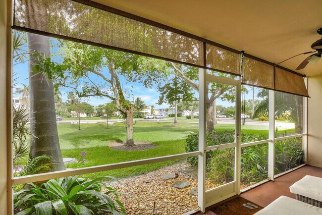 Building Photo - 2800 NE 28th St