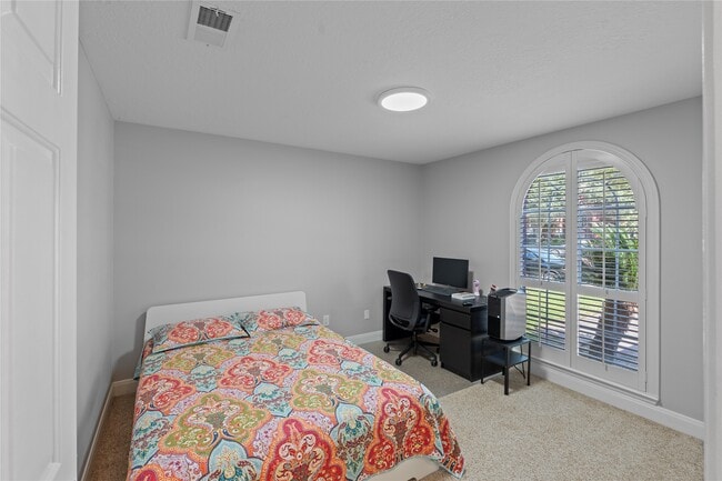 Building Photo - 14215 Scarborough Fair St