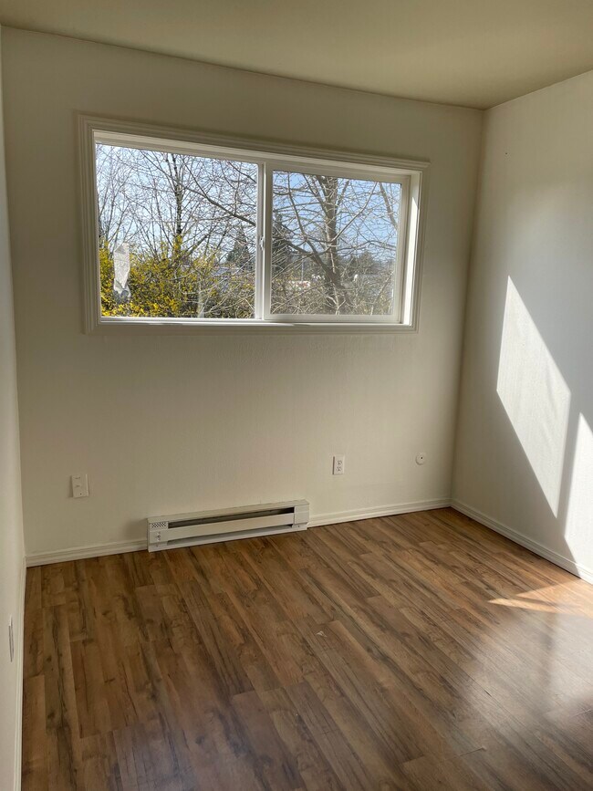 Building Photo - 1613 NE 81st Ave