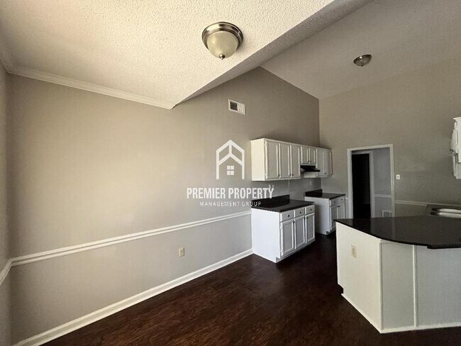 Building Photo - 6620 Brickmont Rd