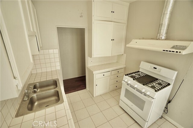 Building Photo - 1336 Elm St