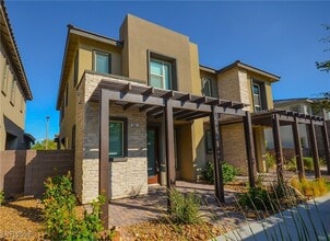 Building Photo - 541 Tokopah Falls St