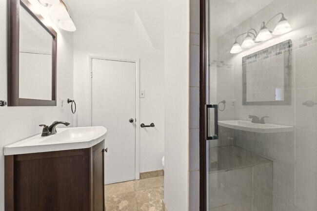 Building Photo - Renovated Studio in Charming Victorian Home in Baker District