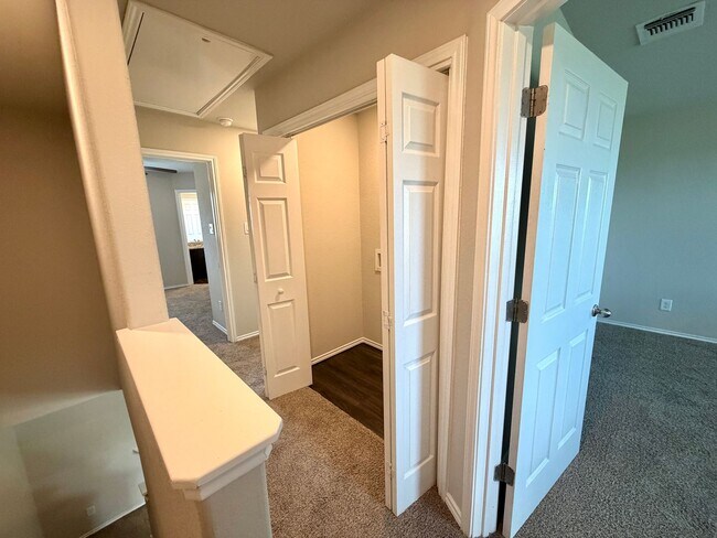 Building Photo - Luxury Townhome near Randolph AFB