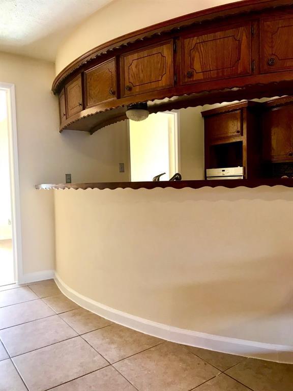 Building Photo - 10728 Briar Forest Dr