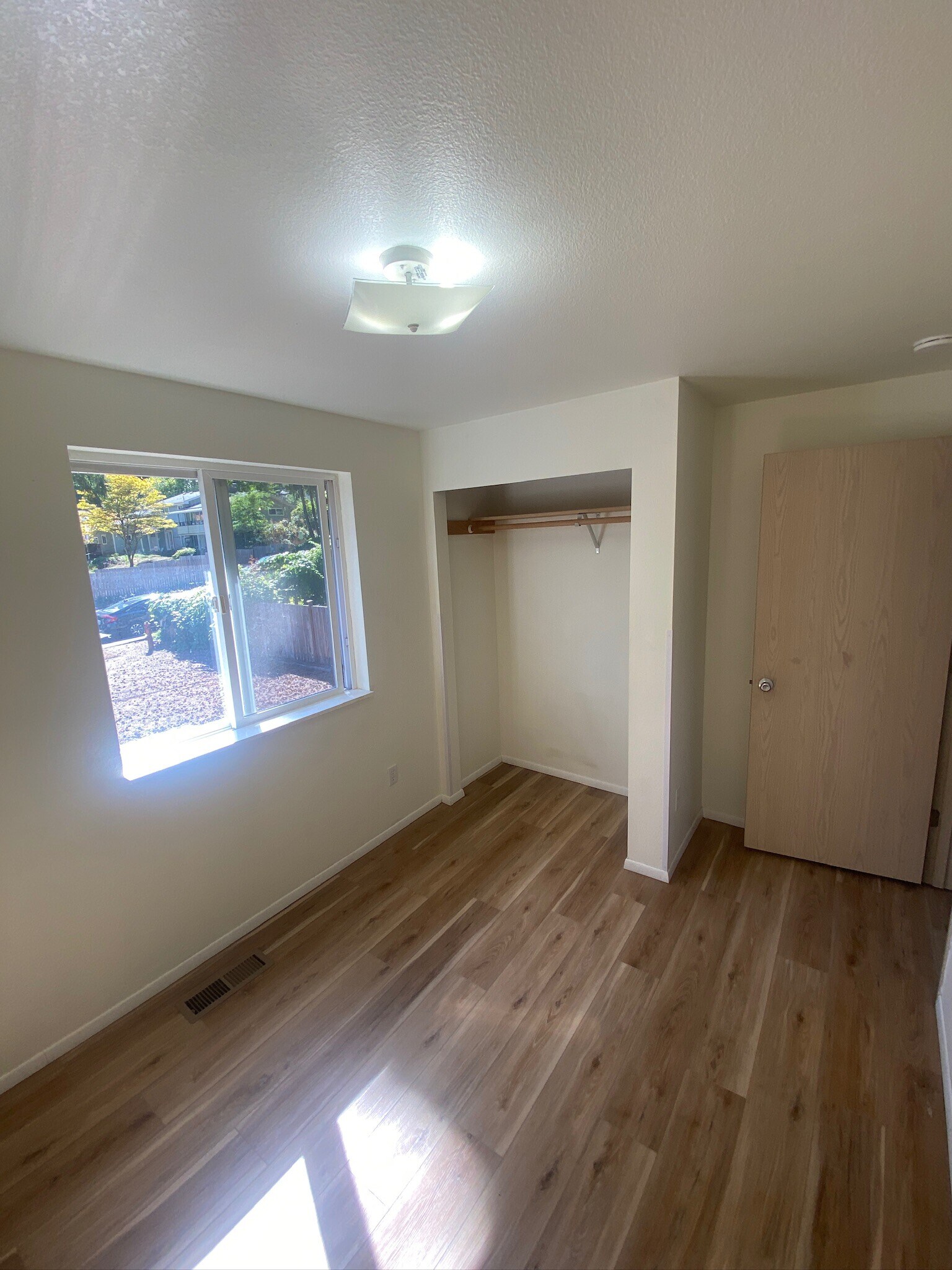 Building Photo - 1110 Irving St SW