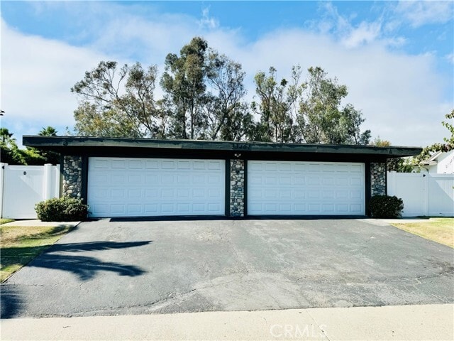 Building Photo - 33401 Nottingham Way