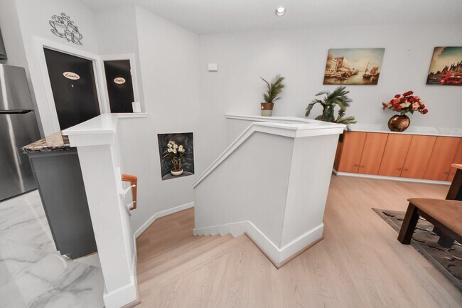 Building Photo - 9715 Riddlewood Ln